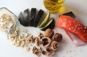 ثابت شده است که رژیم مدیترانه ای این 5 علامت یائسگی را کاهش می دهد