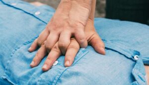 مراحل CPR: راهنمای بصری
