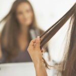 چه چیزی باعث سفیدی مو می شود؟