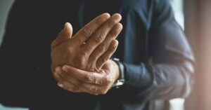 راش کف دست: 8 علت شایع و درمان Optionshealthline.comhttps://www.healthline.com › سلامتی