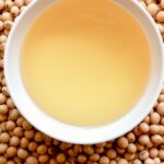 6 مزایا و کاربردهای روغن سویا Oilhealthline.comhttps://www.healthline.com › سویا...