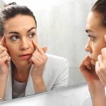 چه چیزی باعث فرورفتگی چشم می شود؟
