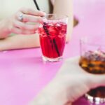 اعتیاد به نوشابه: علائم، اثرات و نحوه انجام Quithealthline.comhttps://www.healthline.com › سودا...