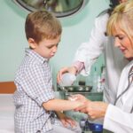 بخیه های قابل حل: چقدر دوام می آورند، عوارض، ...healthline.comhttps://www.healthline.com › سلامتی