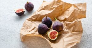 انجیر: تغذیه، فواید، و Downsideshealthline.comhttps://www.healthline.com › انجیر...