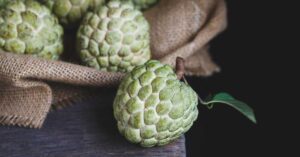 8 مزیت شگفت انگیز Cherimoya (سیب کاستارد)healthline.comhttps://www.healthline.com › cher...