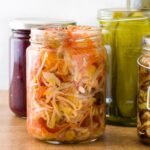 تخمیر غذا: مزایا، ایمنی، فهرست مواد غذایی و Morehealthline.comhttps://www.healthline.com › fer...