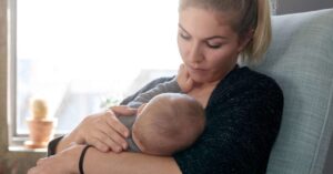 خونریزی از نوک پستان: علل و زمان مراجعه به پزشک.comhttps://www.medicalnewstoday.com › ...