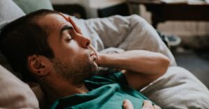 زمان بهبودی تشنج، چه باید کرد و چه زمانی باید از Helphealthline.comhttps://www.healthline.com › سلامتی استفاده کرد