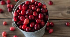 Cranberries: Benefits, nutrition, and risksmedicalnewstoday.comhttps://www.medicalnewstoday.com › ...
