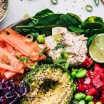 رژیم غذایی یائسگی: آنچه می خورید چگونه بر علائم شما تأثیر می گذارد.
