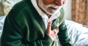 درد قفسه سینه چپ: 16 علت و زمان مراجعه به کمکhealthline.comhttps://www.healthline.com › سلامتی
