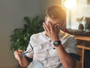 سلامت چشم و بینایی: آناتومی چشم، 11 بیماری چشم، ...healthline.comhttps://www.healthline.com › چشم...