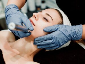 آیا میکرودرم ابریژن برای آکنه موثر است؟
