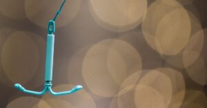هر آنچه که باید در مورد رشته های IUD خود بدانید