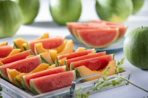 ۱۵ غذای فوق‌العاده آبرسان برای خنک ماندن در تابستان