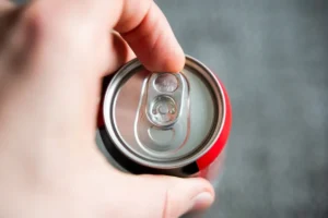 وقتی نوشیدنی‌های انرژی‌زا می‌نوشید چه اتفاقی در بدن شما می‌افتد؟ rdiet.ir