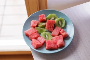 ۸ میوه کم قند که قند خون شما را بالا نمی‌برند rdiet.ir