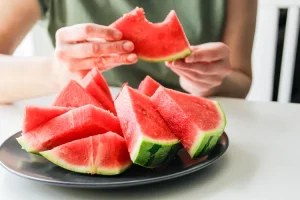 عارضه جانبی جدی خوردن روزانه هندوانه