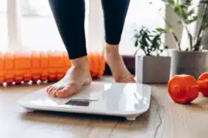 ۱۱ دلیل رایج نوسان وزن از روزی به روز دیگر