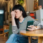 فروپاشی روانی (Crashing Out) به چه معناست و چگونه با آن مقابله کنیم؟