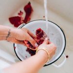 چگونه انار بخوریم: یک راهنمای ساده