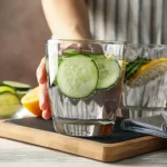 چگونه آب خیار می‌تواند به سلامت پوست، استخوان و روده شما کمک کند