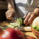 ۷ توصیه تغذیه‌ای برای سالم‌تر پیر شدن — بر اساس تحقیقات جدید ۲۰۲۵