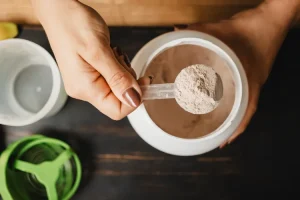 چه مقدار کراتین باید روزانه مصرف کنید؟