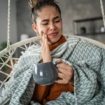 ۵ نشانه که نشان می‌دهد برای دندان درد باید به دندانپزشک مراجعه کنید rdiet.ir