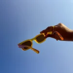 چگونه عینک آفتابی مناسب برای محافظت واقعی از چشم‌ها انتخاب کنیم