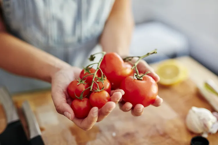 ۱۵ ماده غذایی که واقعاً نیازی به یخچال ندارند