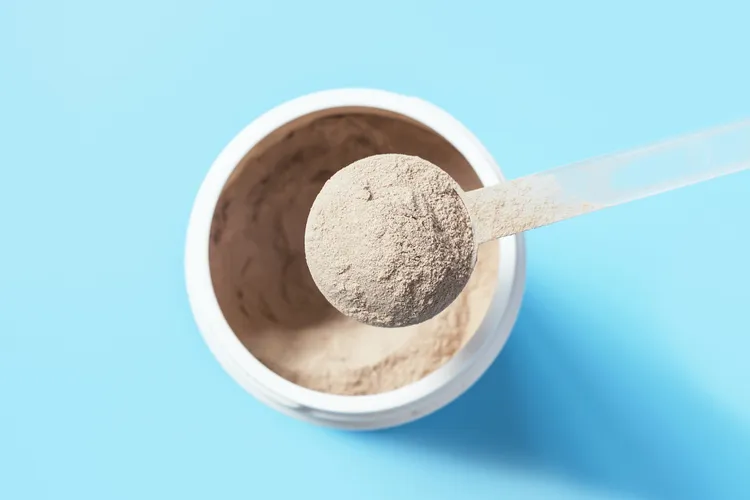 پروتئین وی در برابر پروتئین گیاهی: کدام برای شما مناسبتر است؟