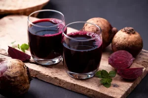 چه اتفاقی برای فشار خون و التهاب بدن شما می‌افتد وقتی آب چغندر می‌نوشید