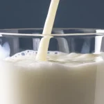 آیا شیر کامل سالم‌تر از شیر کم‌چرب است؟ این‌ها نظر متخصصان است