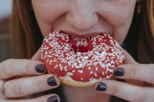 وقتی اعتیاد به قند دارید، چه اتفاقی برای بدن شما می‌افتد