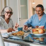 صبحانه برای سالمندان چه بخوریم؟ /rdiet.ir
