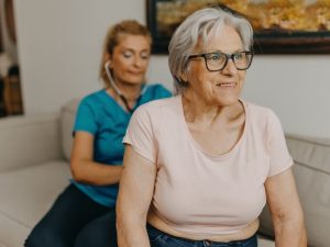 چه آزمایش‌های غربالگری سلامتی ممکن است بر اساس سن نیاز داشته باشید