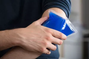 برای ریکاوری بهتر، یک آسیب دیدگی را چه مدت باید یخ بگذاریم؟ یک راهنمای سریع