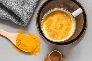 ۸ فایده افزودن زردچوبه به قهوه صبحگاهی برای سلامتی شما
