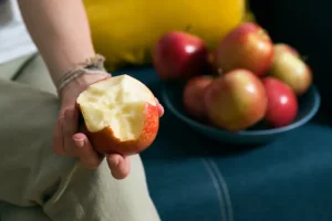 تأثیر خوردن روزانه سیب بر فشار خون شما