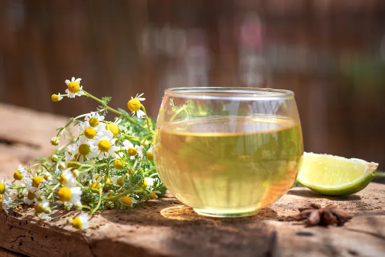 ۵ عارضه جانبی مصرف بیش از حد چای بابونه