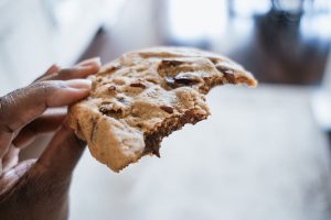۷ علت رایج هوس شیرینی و نحوه‌ی کنترل آن rdiet.ir