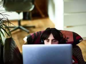 آیا تماشای پورنوگرافی با افسردگی ارتباط دارد؟
