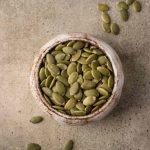 ۵ ماده غذایی که منیزیم بیشتری نسبت به تخمه کدو دارند - rdiet.ir