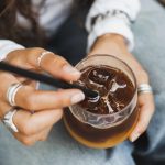 ۶ راه برای مقابله با عوارض جانبی کافئین