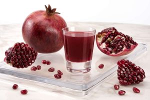 چه اتفاقی برای بدن شما می‌افتد وقتی دانه یا آب انار مصرف می‌کنید؟