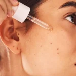 اثرات شگفت‌انگیز باکوچیول بر پوست: جایگزینی ملایم و گیاهی برای رتینول