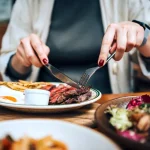 ۵ دلیل برای تعریق بدن پس از مصرف گوشت (Meat Sweats)