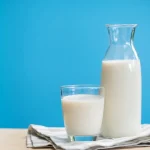 تاثیر نوشیدن یک لیوان شیر پیش از خواب بر کیفیت استراحت شبانه شما